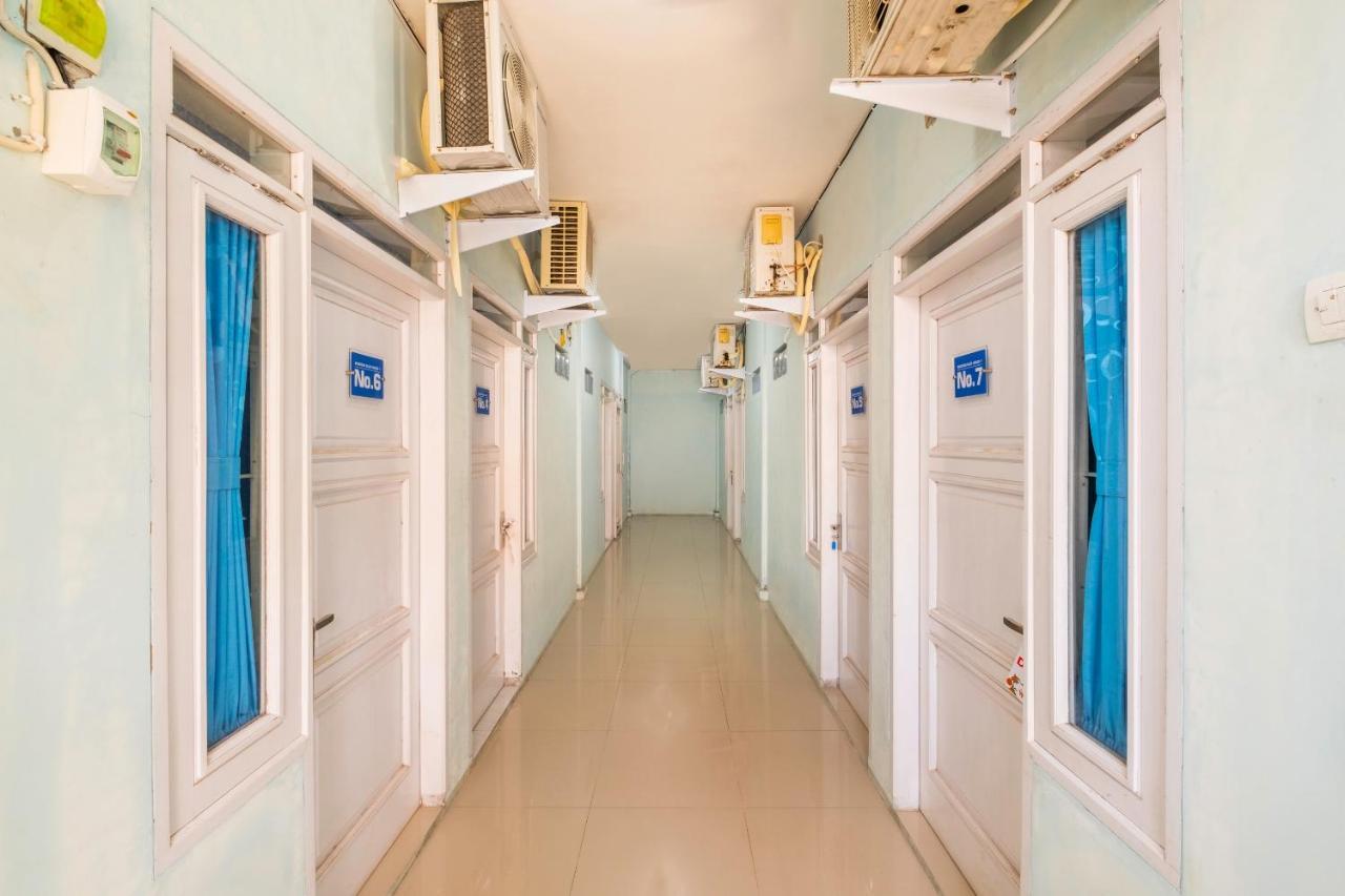 Hotel Reddoorz Syariah At Jl Pangeran Hidayatullah Cianjur Exterior foto